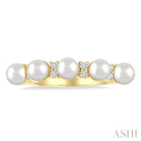 4 MM Round Shape Cultured Pearl and 1/6 Ctw Round Cut Diamond Fashion Ring in 10K Yellow Gold